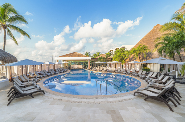 Jacuzzi pool