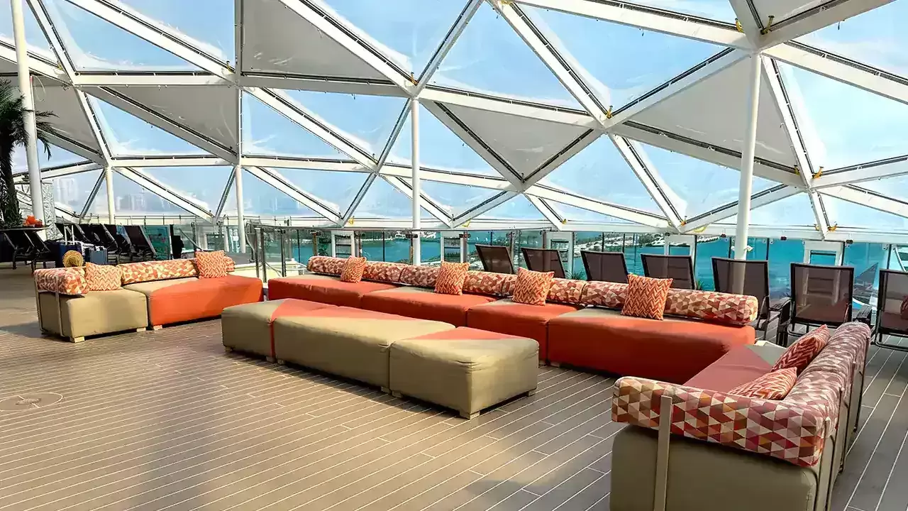 Wonder of the Seas Solarium
